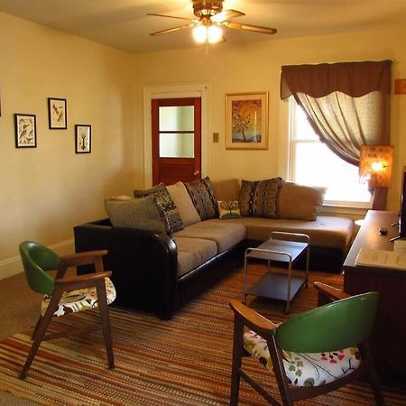Falls Retreat - Walk To The Falls, The Casino And All Downtown Restaurants - Across From The Aquarium نياغارا فالس، نيويورك المظهر الخارجي الصورة
