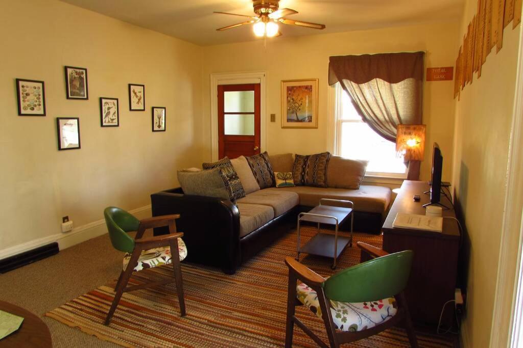 Falls Retreat - Walk To The Falls, The Casino And All Downtown Restaurants - Across From The Aquarium نياغارا فالس، نيويورك المظهر الخارجي الصورة
